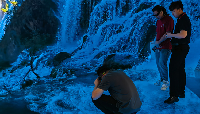 Immersive LED CAVE Screen Solution for Film & XR Studios