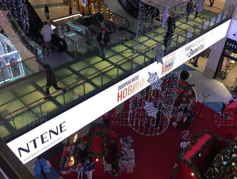 P4 Indoor Advertising LED Wall in Russia Shopping Center
