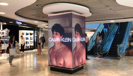 Singapore Shopping Mall P2.976 Commercial Indoor LED Display